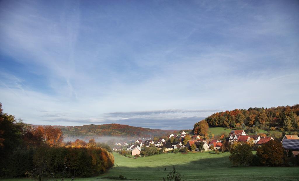 Landidyll Hotel Zum Alten Schloss Kirchensittenbach Rom bilde
