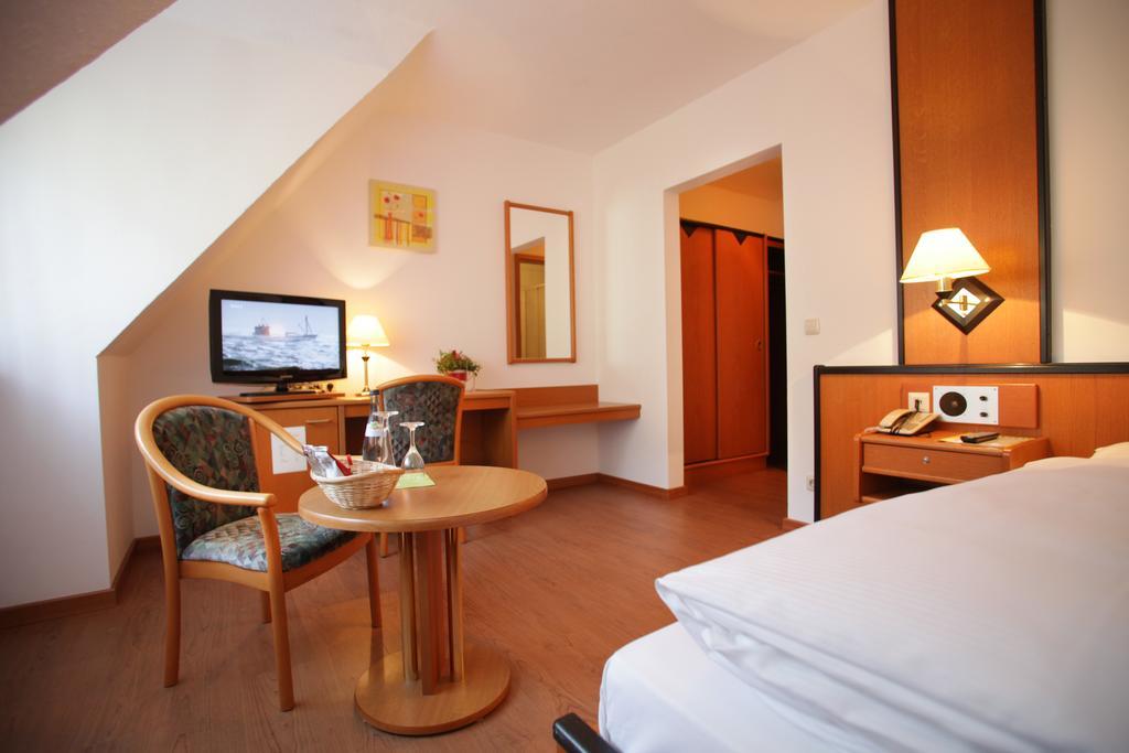 Landidyll Hotel Zum Alten Schloss Kirchensittenbach Rom bilde