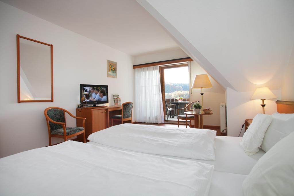 Landidyll Hotel Zum Alten Schloss Kirchensittenbach Rom bilde