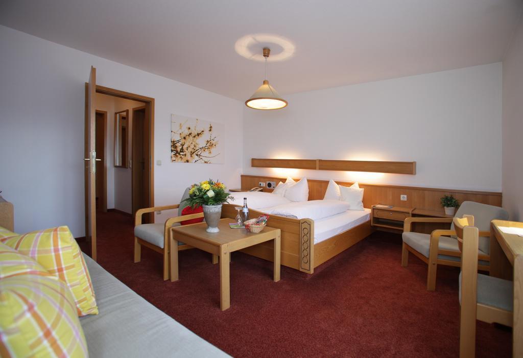 Landidyll Hotel Zum Alten Schloss Kirchensittenbach Eksteriør bilde