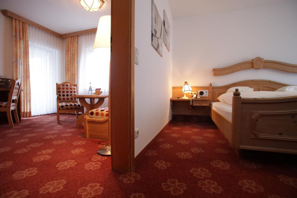 Landidyll Hotel Zum Alten Schloss Kirchensittenbach Eksteriør bilde